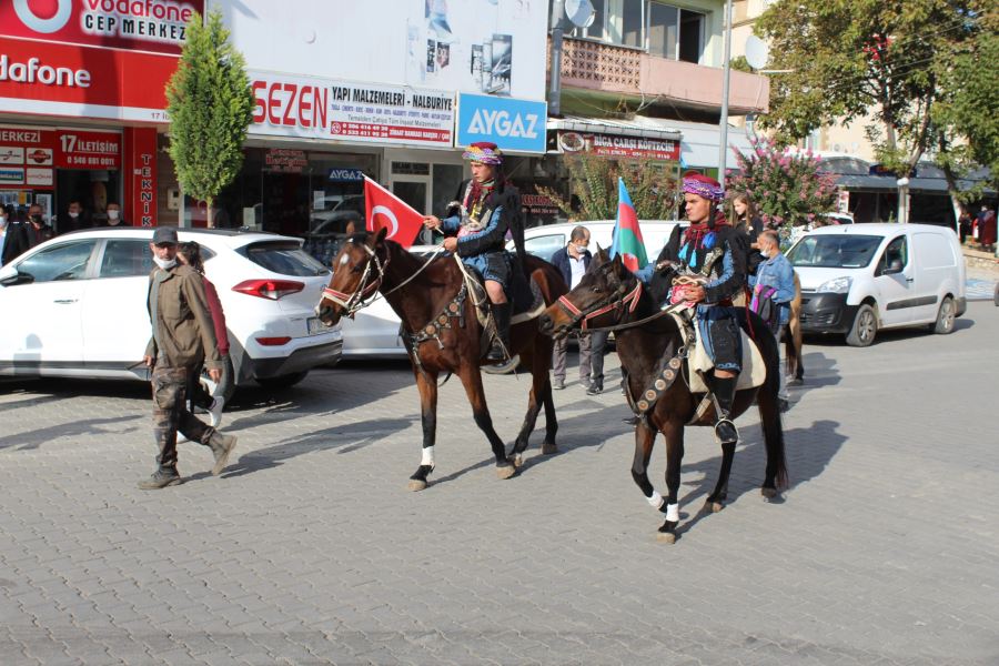 Çan’da Cumhuriyet Bayramı Atlı Süvarilerle Kutlandı