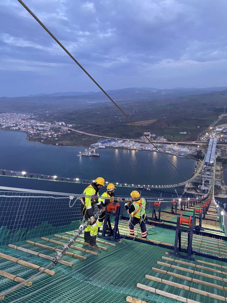 1915 Çanakkale Köprüsü, ENR dünya inşaat sektörü dergisinin kapağında