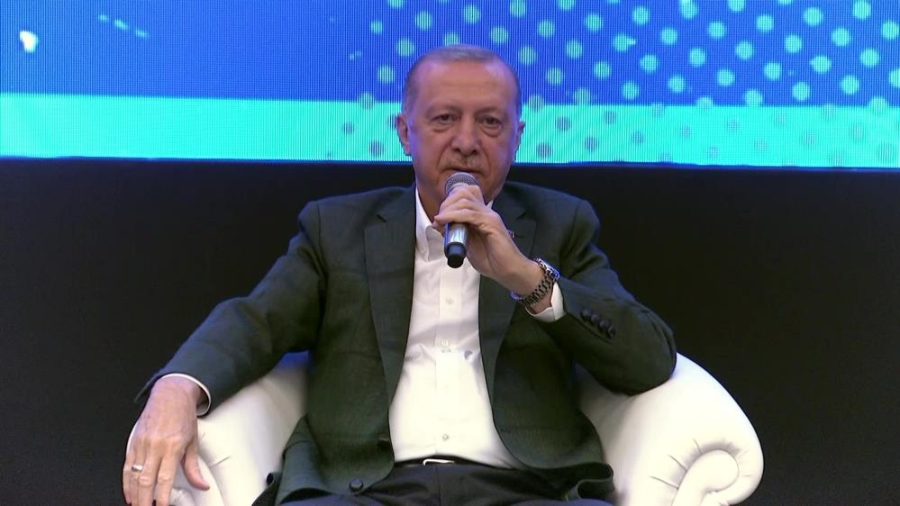  Cumhurbaşkanı Erdoğan, Truva Müzesi’nde Ezineli Yahya Çavuş Belgeseli Galası’nda gençler ile buluştu