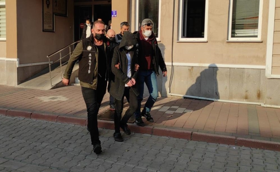 İş insanı Süha Sümer ile eşi Nilgün Akman Sümer