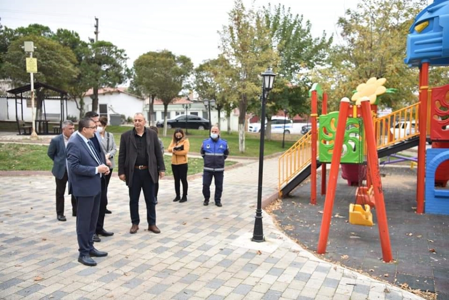 Başkan Öz çocuk oyun alanlarında incelemelerde bulundu