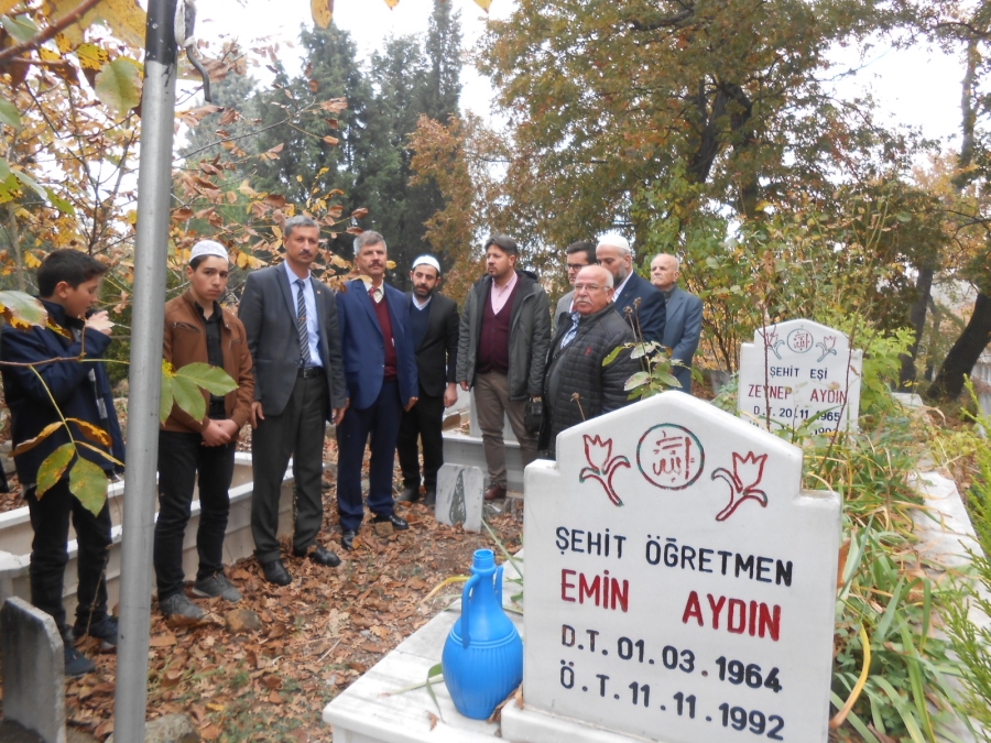 Çanlı Şehit Öğretmen Emin Aydın ölümünün 30. yıl dönümünde anıldı