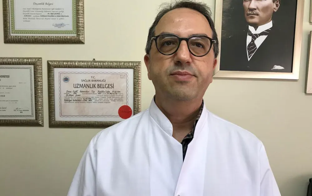 Prof. Dr. Alper Şener: ’Virüs tatile çıkmıyor’