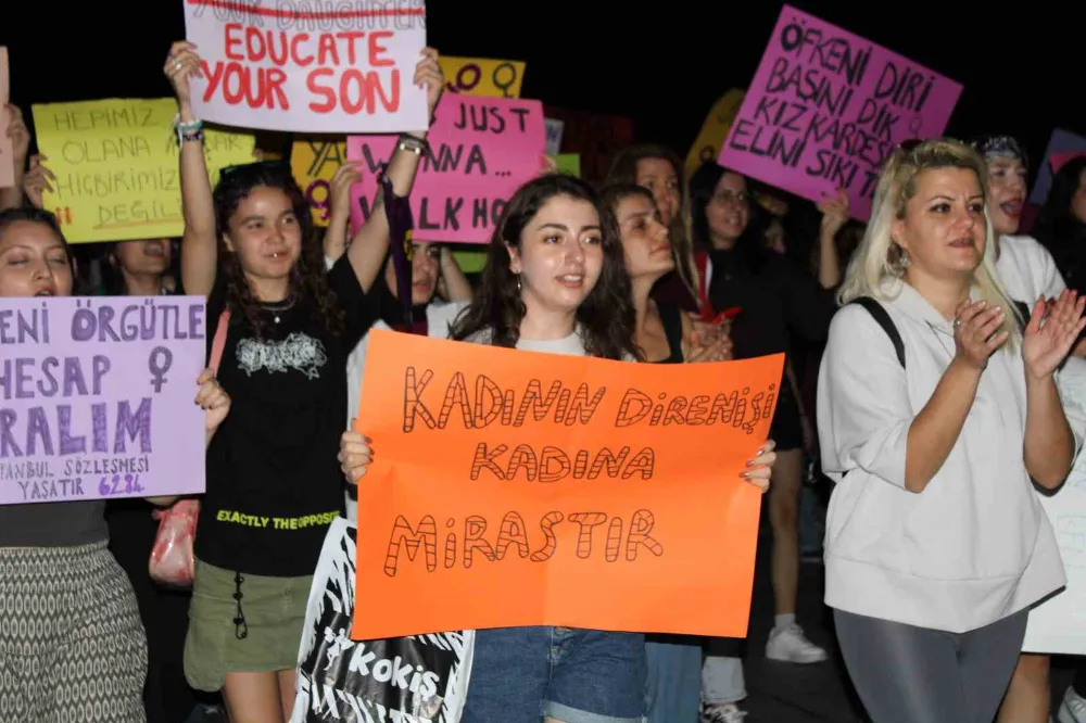 Kadın cinayetleri protesto edildi