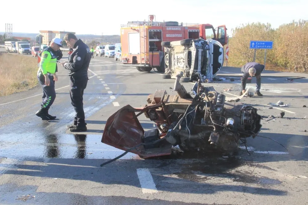 Traktörün ikiye bölündüğü trafik kazasında 2 kişi yaralandı