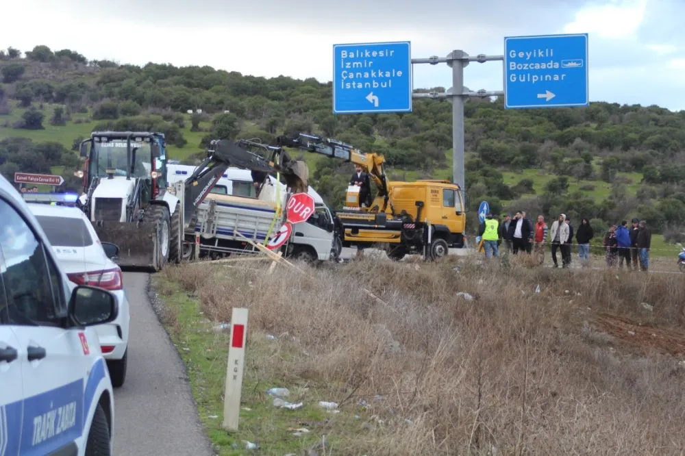 İki kamyonet çarpıştı: 1 ölü, 1 yaralı