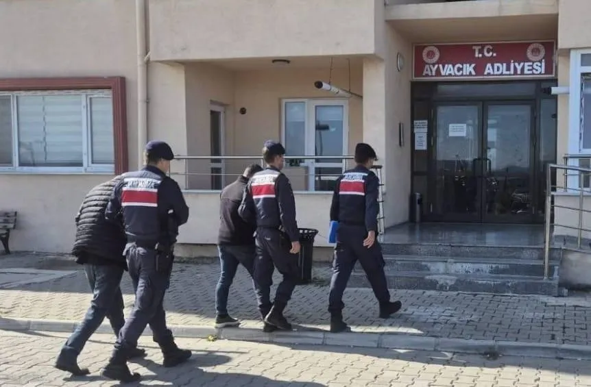 Göçmen Kaçakçılığı Operasyonu; 9 Organizatör, 3 Şüpheli, 48 Kaçak Göçmen Yakalandı