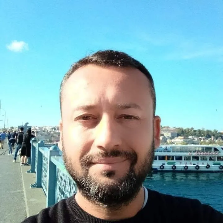 Alkollü Şahıs Cadde Ortasında Husumetlisini Bıçaklayarak Öldürdü