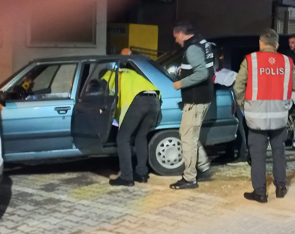 Uyuşturucu Operasyonu: Kokain ve 500 Bin TL Yakalandı