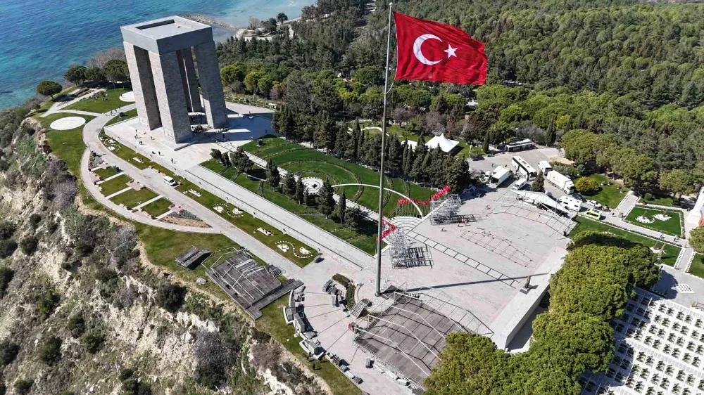 Şehitler Abidesi’nde 18 Mart Tören Hazırlıkları Devam Ediyor