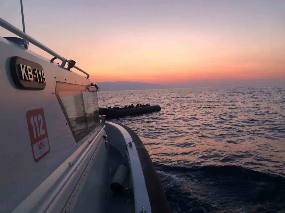 Ayvacık Açıklarında 34 Kaçak Göçmen Yakalandı