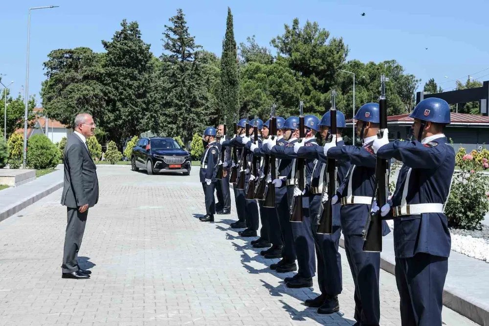 Vali Toraman, Jandarma Teşkilatını Ziyaret Ederek 186’ncı Kuruluş Yıldönümünü Kutladı