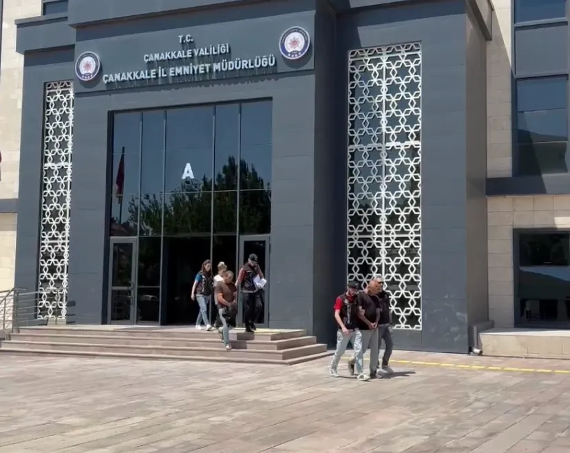 Uyuşturucu Operasyonunda Ayakkabı Kutusu İçinde Piyasa Değeri 1 Milyon TL Olan Bonzai Ele Geçirildi