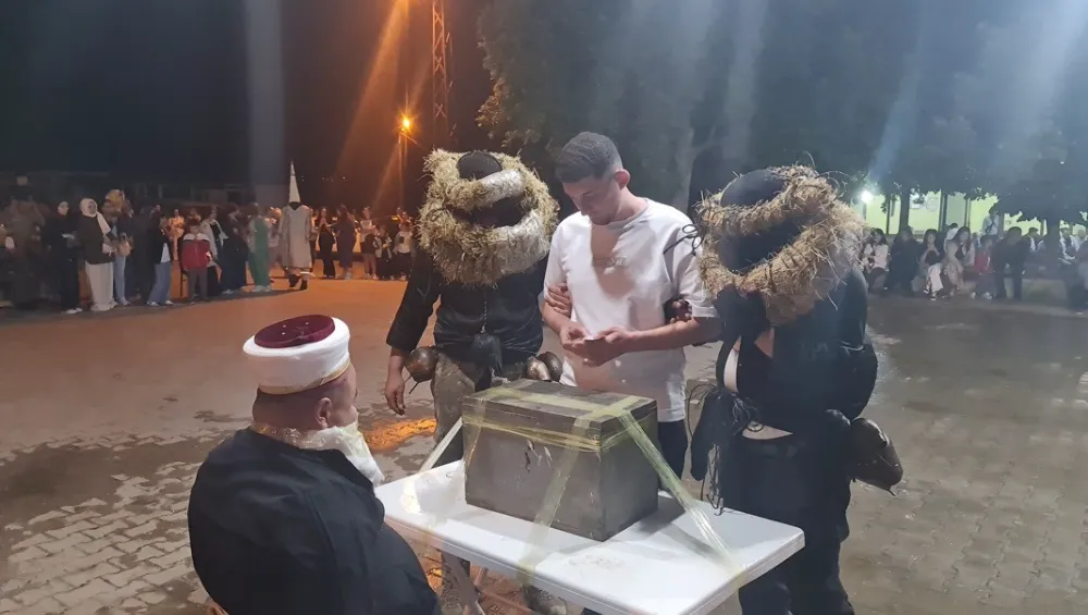 Asırlık Bayram Eğlencesi Renkli Görüntülere Sahne Oldu