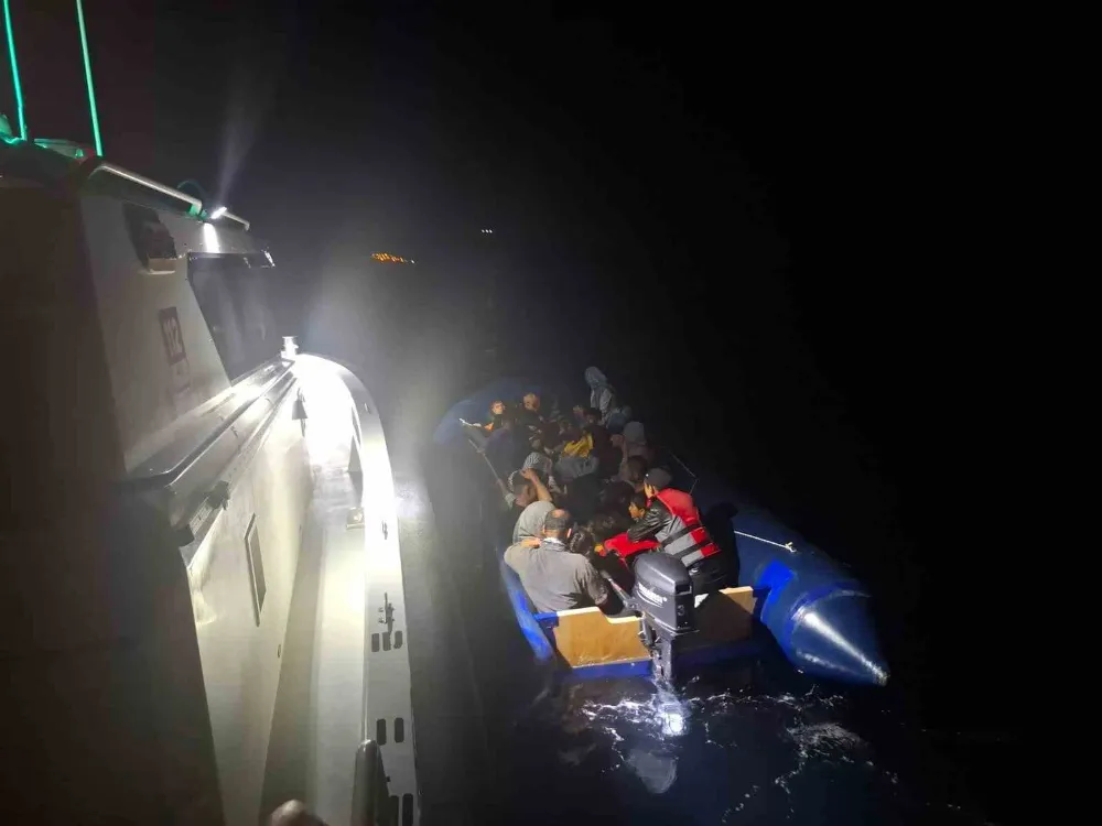 Ayvacık Açıklarında 36 Kaçak Göçmen Yakalandı