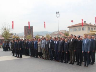 Çan?da Cumhuriyet Bayramının 94. Yılı Çelenk Sunma Programı ile Başladı