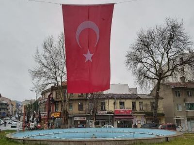 Türk Bayraklarıyla donatılan Çan?da Şehitler için mevlid okunacak